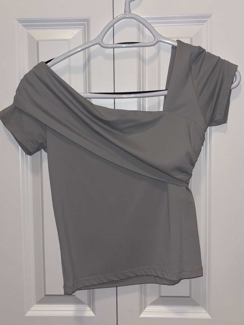 stradivarius Gray Off-Shoulder Twist Crop Top